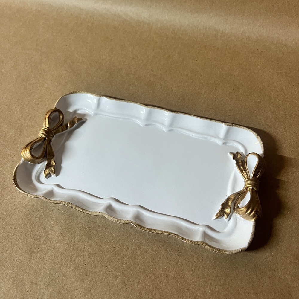 Elegant White and Gold Jewelry Tray